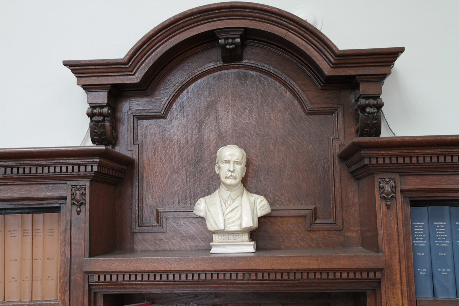 William Osler bust, Stratchona Building, McGill University, Montreal - 01.JPG